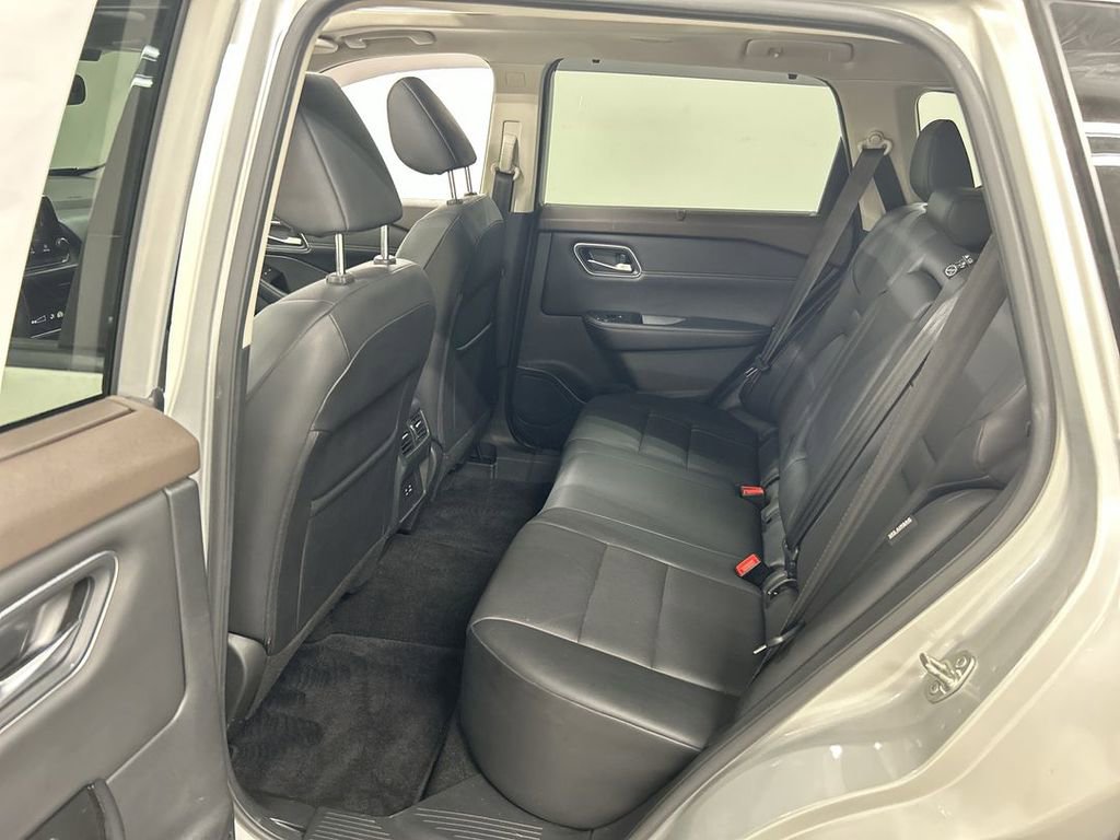 Used 2021 Nissan Rogue SV w/ Premium Package AWD/4WD image 20