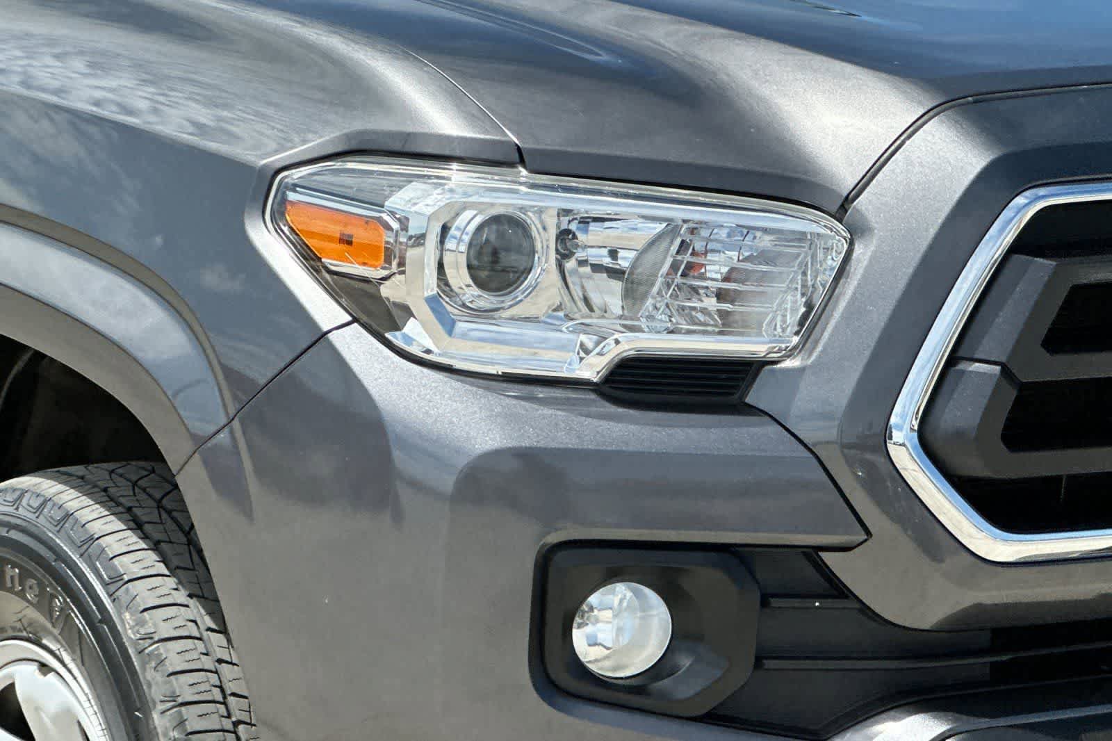 Used 2021 Toyota Tacoma SR5 RWD image 31