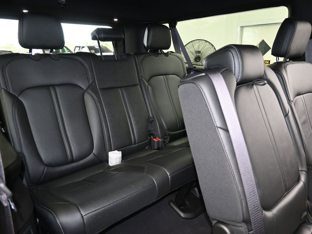 Used 2023 Jeep Wagoneer L Series III w/ Preferred Equipment Group image 48