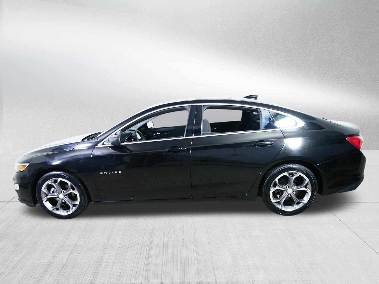Used 2021 Chevrolet Malibu LT FWD image 4