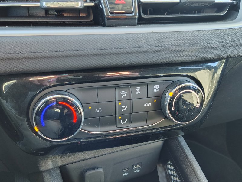 Used 2024 Chevrolet TrailBlazer LT AWD/4WD image 13