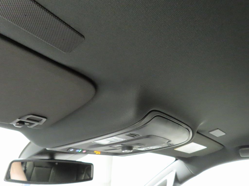 Used 2025 Chevrolet Suburban Premier AWD/4WD image 28