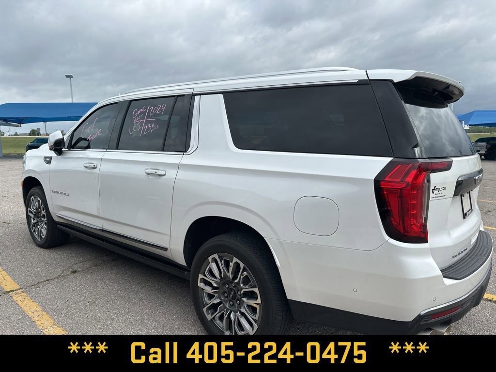 Used 2024 GMC Yukon XL Denali Ultimate AWD/4WD image 3