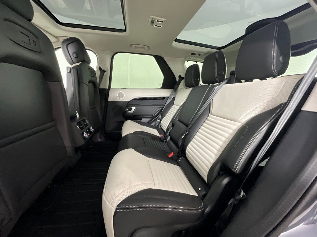 New 2026 Land Rover Discovery S AWD/4WD image 5