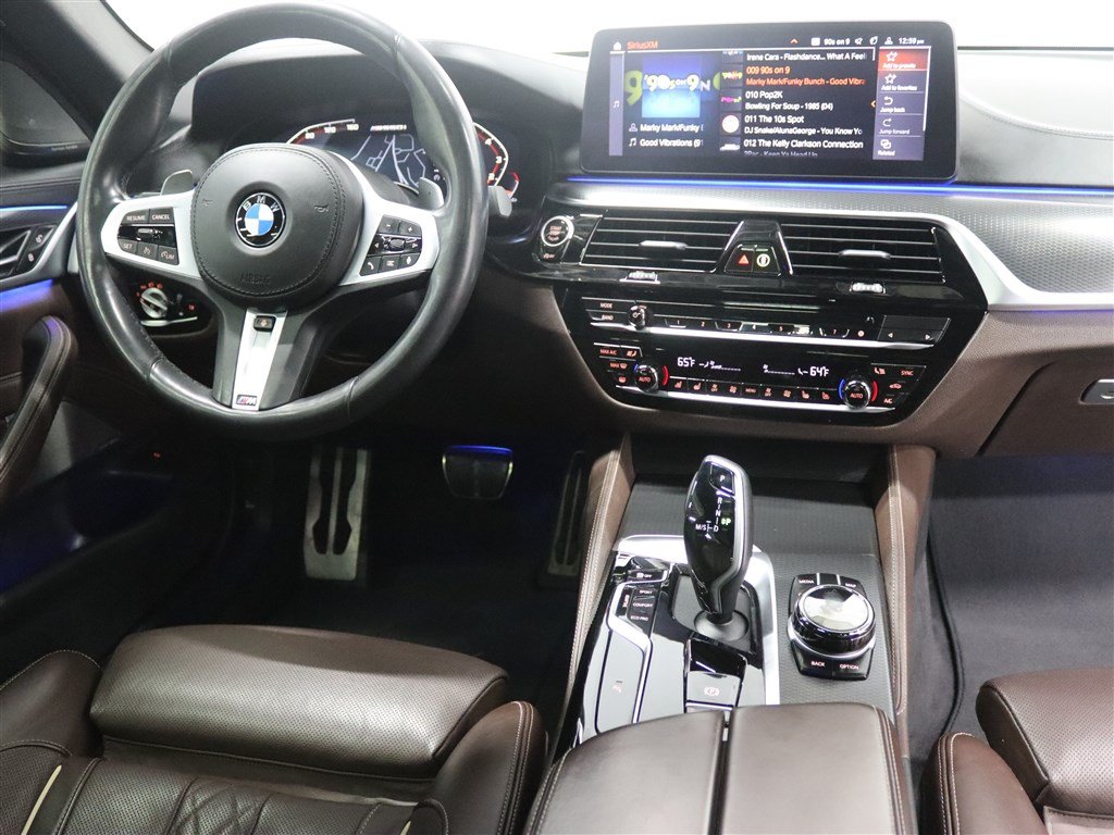 Used 2021 BMW M550i xDrive w/ Executive Package AWD/4WD image 27