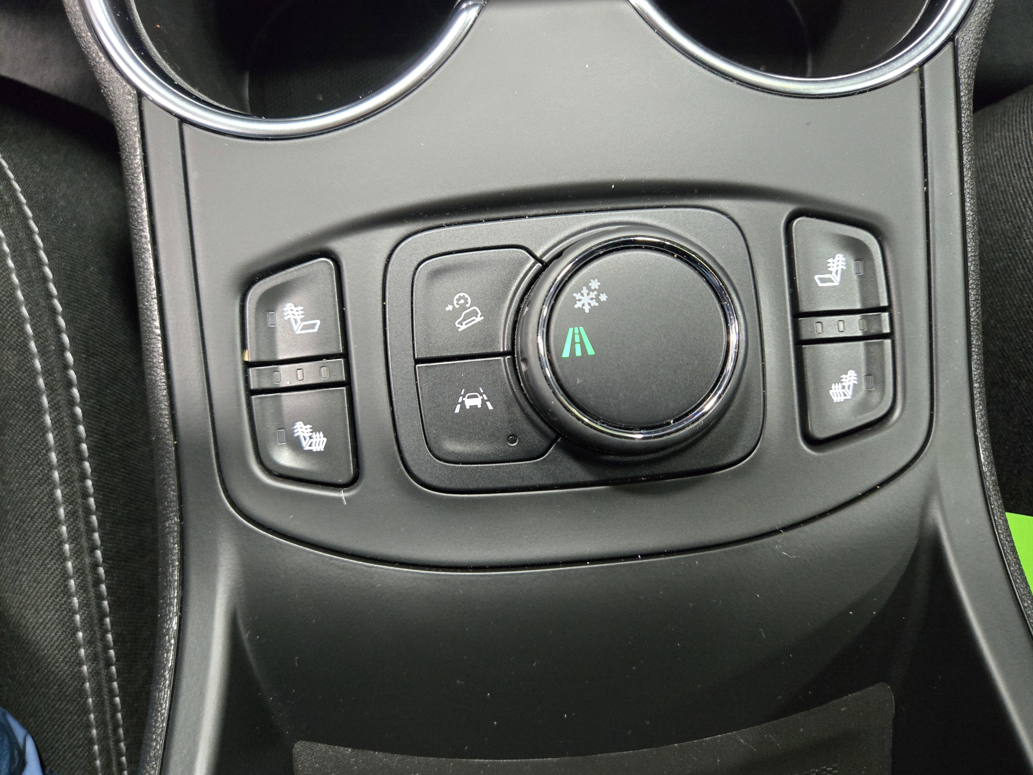 Certified 2024 GMC Terrain SLE w/ Driver Convenience Package image 13