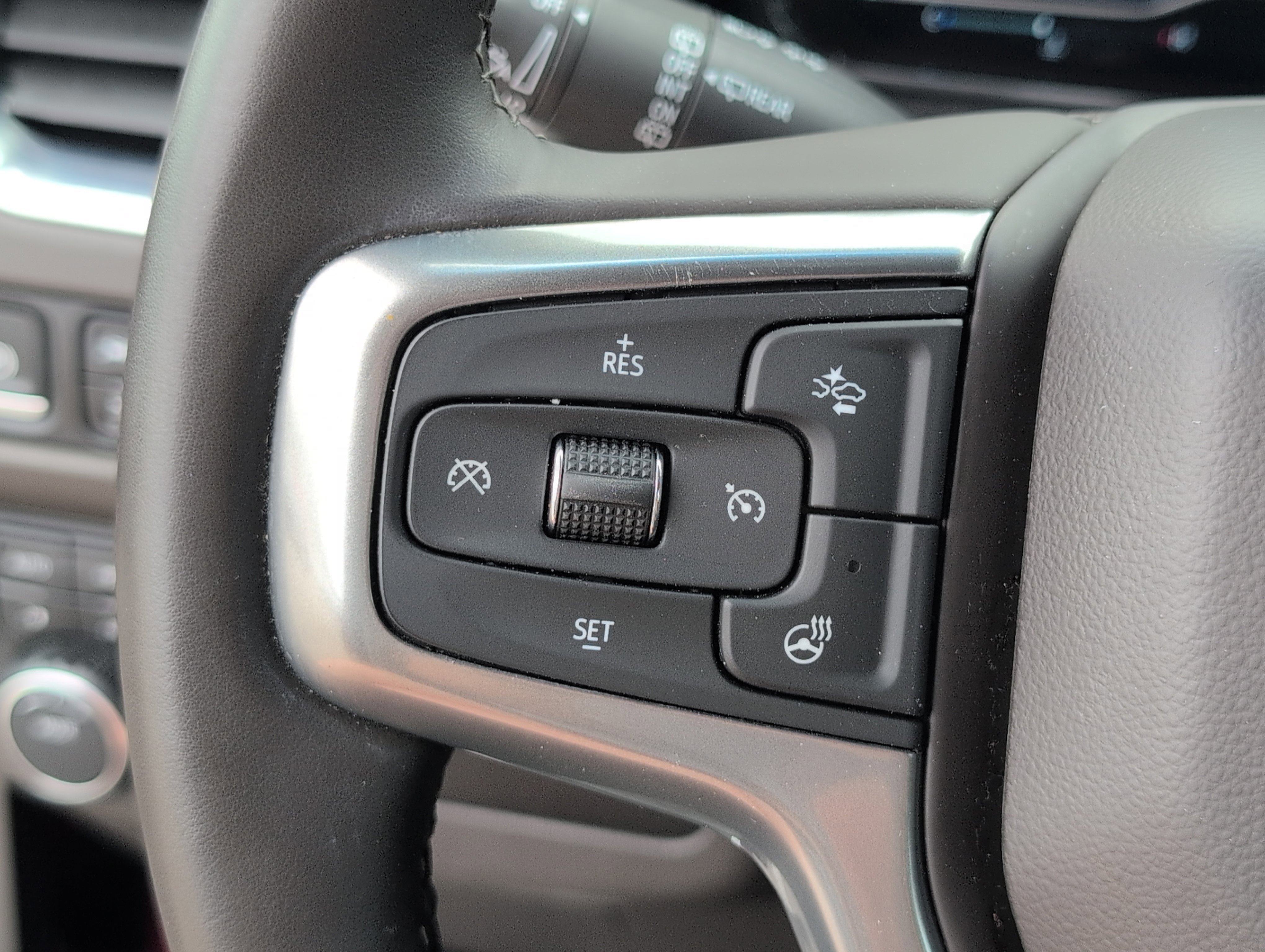 Used 2024 Chevrolet Tahoe Z71 w/ Luxury Package AWD/4WD image 27