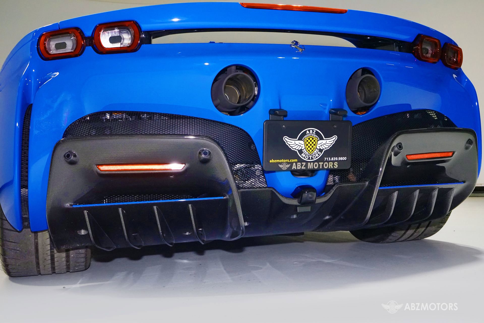 Used 2025 Ferrari SF90 Spider image 9