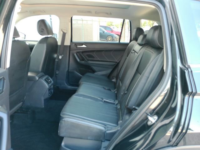 Used 2023 Volkswagen Tiguan SE w/ Panoramic Sunroof Package AWD/4WD image 17