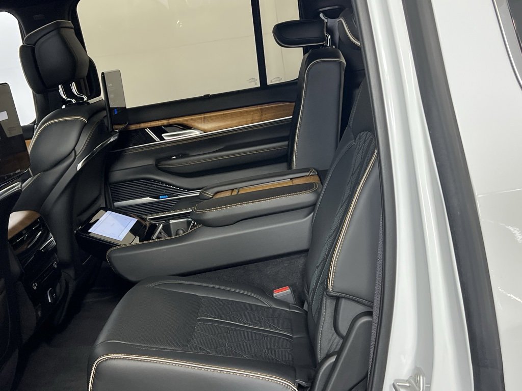 Used 2024 Jeep Grand Wagoneer Series III w/ Rear Seat Video Group 1 image 30