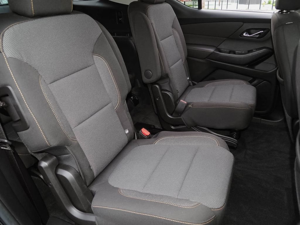 Used 2020 Chevrolet Traverse LT FWD image 20