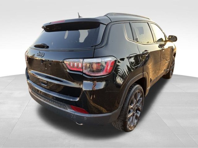 Used 2021 Jeep Compass Latitude w/ Sun and Sound Group AWD/4WD image 5