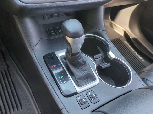 Used 2018 Toyota Highlander XLE AWD/4WD image 12