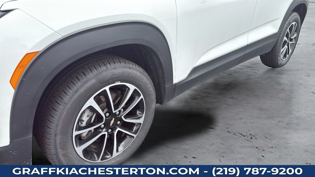 Used 2025 Chevrolet TrailBlazer LT AWD/4WD image 30