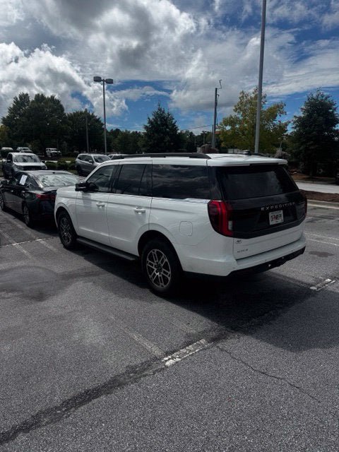 Used 2025 Ford Expedition Active RWD image 13