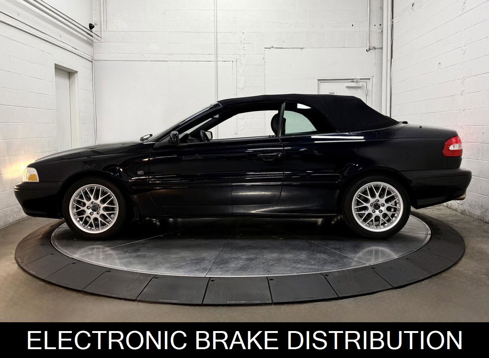 Used 2004 Volvo C70 HT FWD image 6