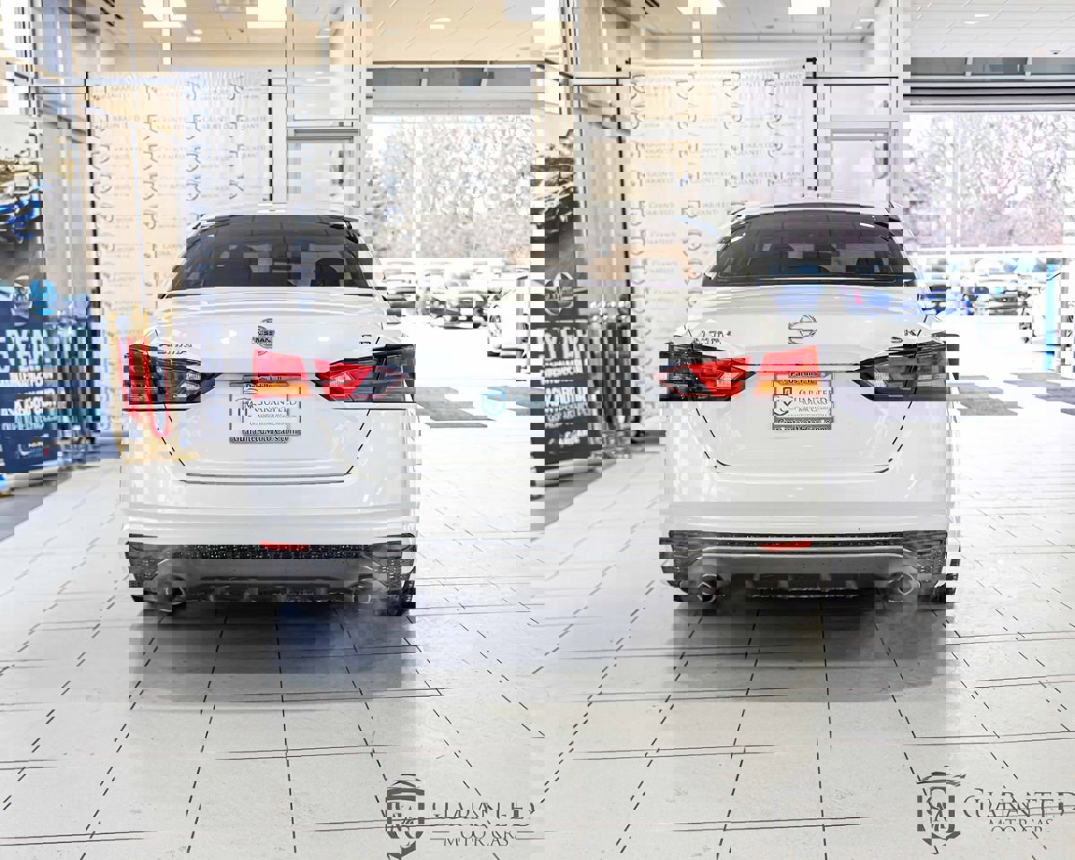 Used 2019 Nissan Altima 2.5 SR w/ SR Premium Package image 12