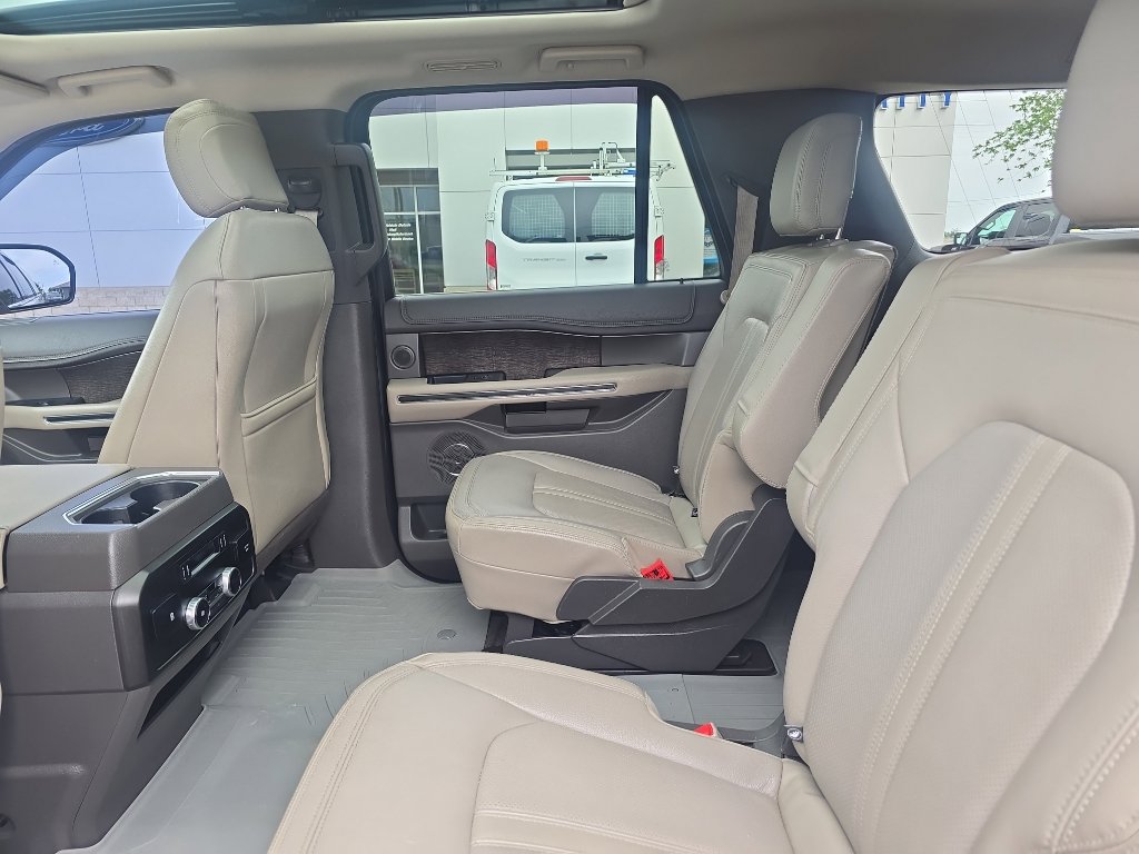 Used 2018 Ford Expedition Max Limited w/ Equipment Group 301A AWD/4WD image 17