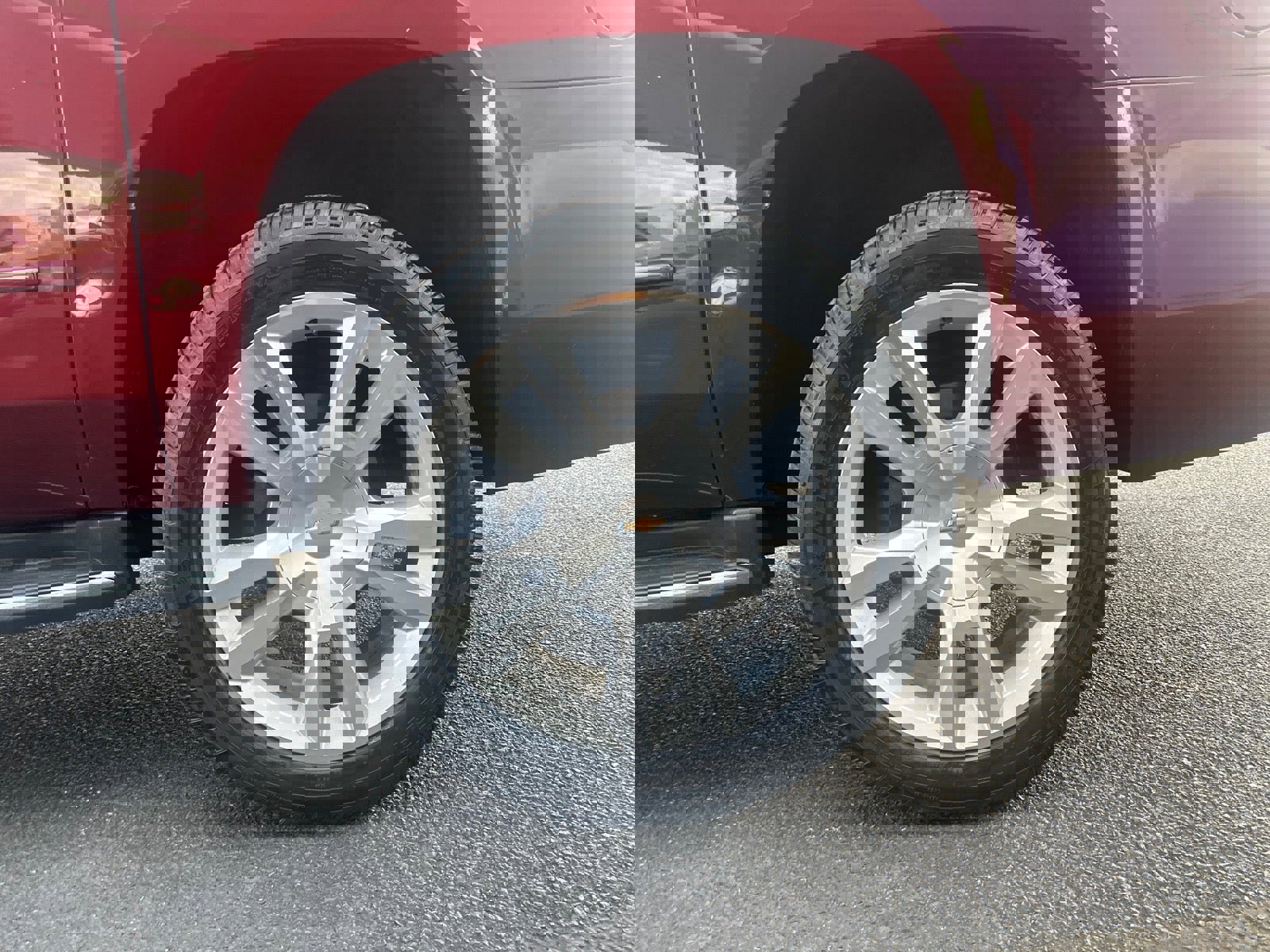 Used 2017 Chevrolet Suburban Premier image 30