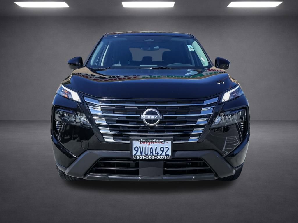 Used 2025 Nissan Rogue SV image 9