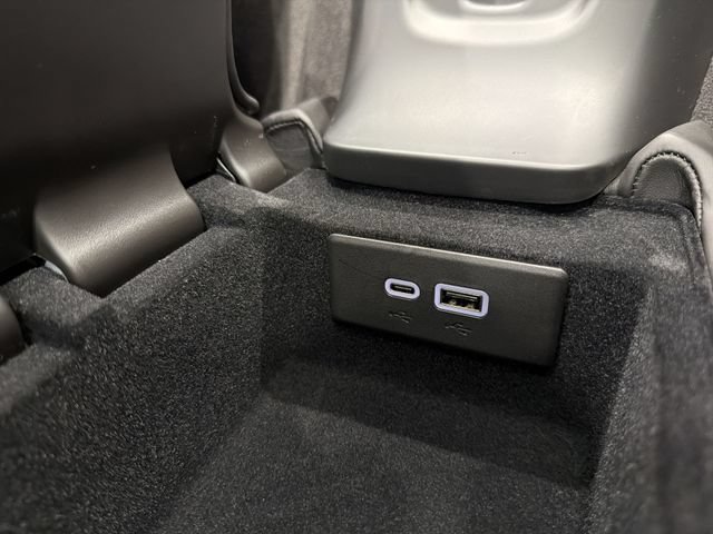 Certified 2025 Chevrolet Corvette E-Ray AWD/4WD image 18