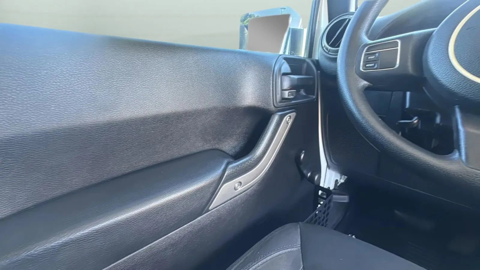 Used 2015 Jeep Wrangler Sport AWD/4WD image 16