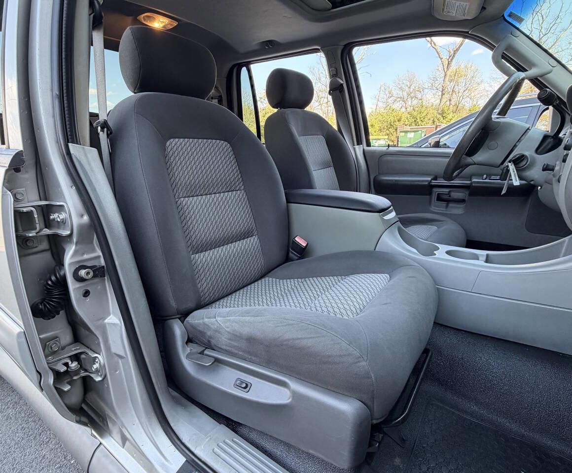 Used 2003 Ford Explorer Sport Trac XLT RWD image 24