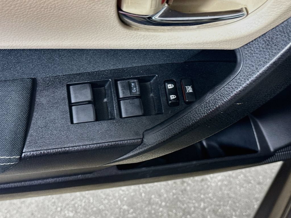 Used 2016 Toyota Corolla LE FWD image 16