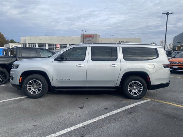 New 2024 Jeep Wagoneer L Base w/ Convenience Group I image 4