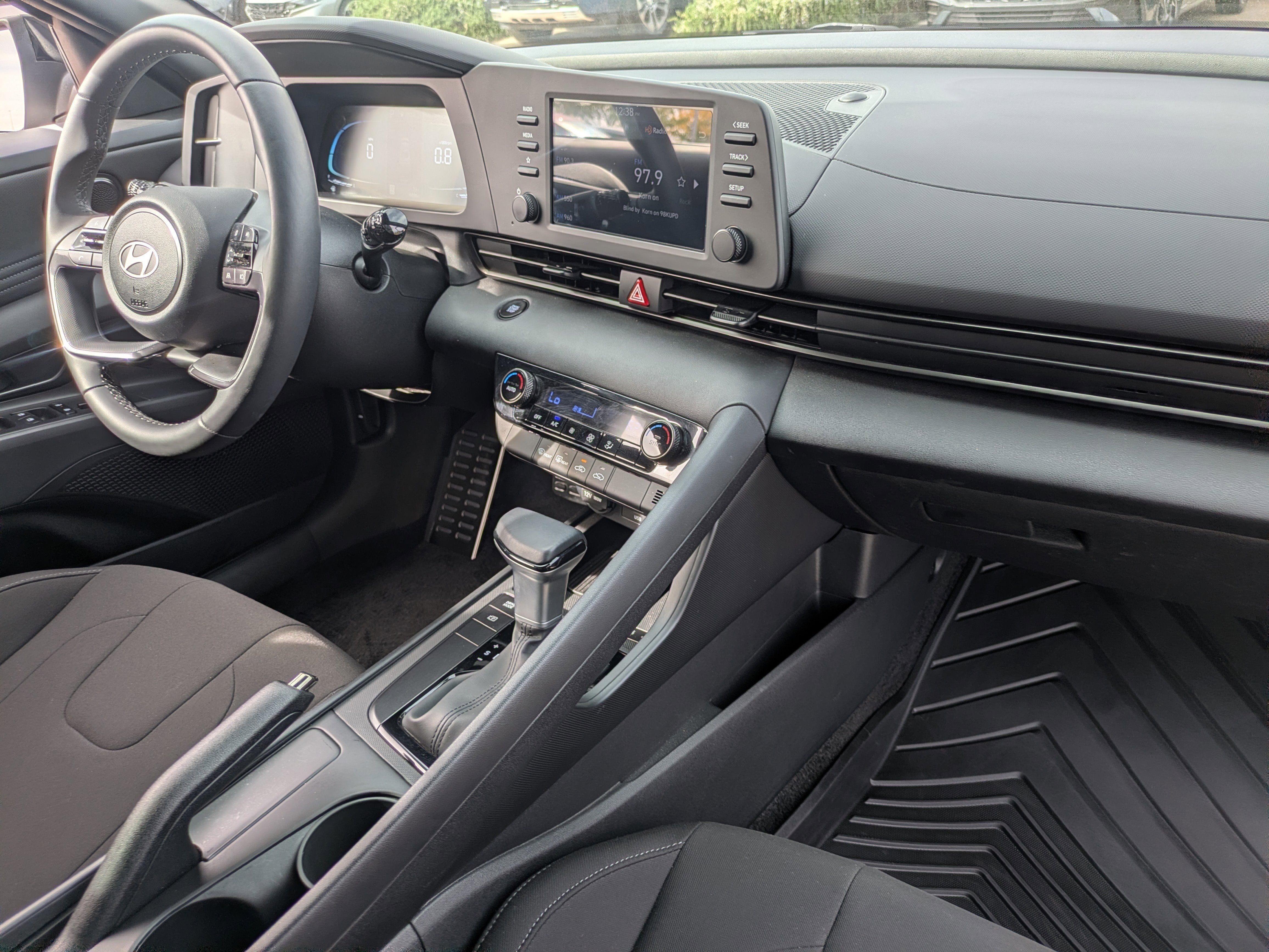 Certified 2025 Hyundai Elantra Sport image 12