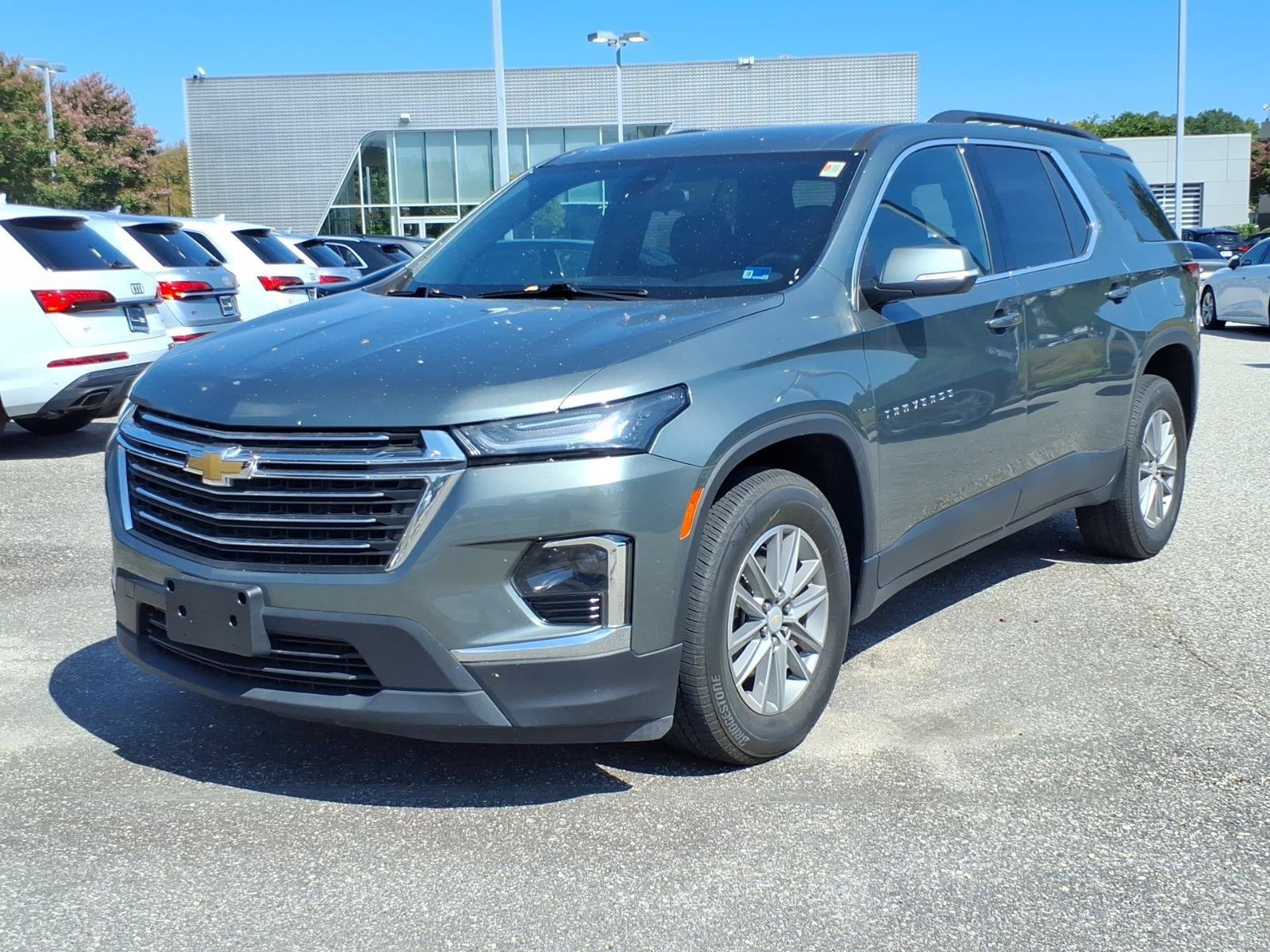 Used 2023 Chevrolet Traverse LT