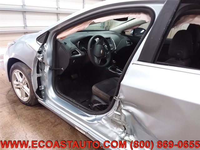 Used 2017 Chevrolet Cruze LT w/ Convenience Package FWD image 19