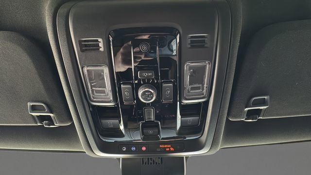 Used 2026 GMC Yukon Denali w/ Sun & Power Step Package AWD/4WD image 14