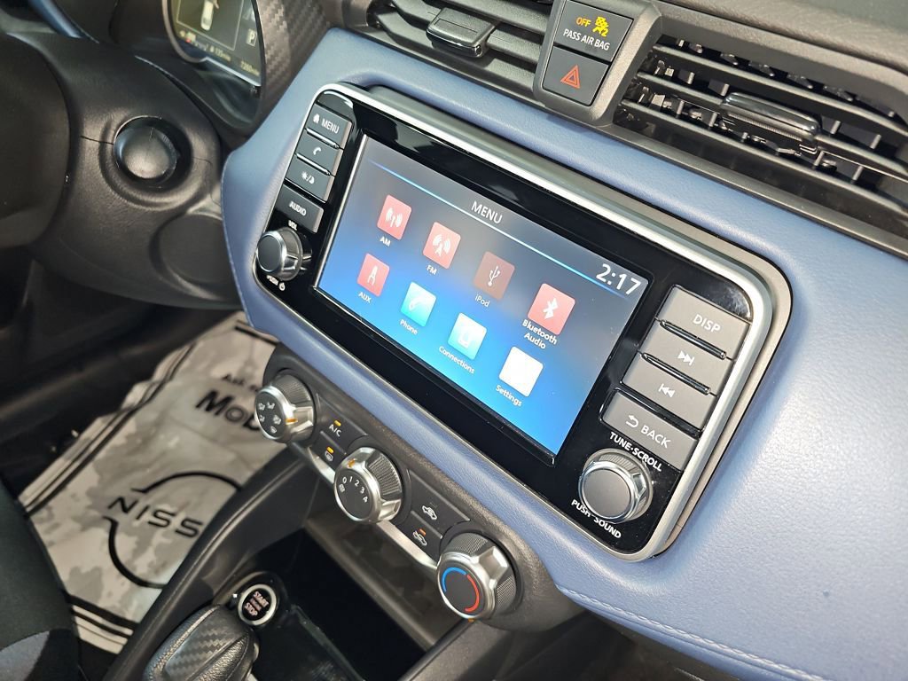 Used 2025 Nissan Versa SV w/ Trunk Package image 17