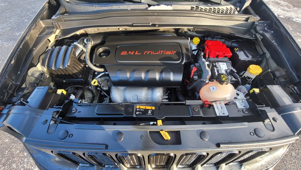 Used 2018 Jeep Renegade Altitude w/ UConnect 8.4 Nav Group AWD/4WD image 17