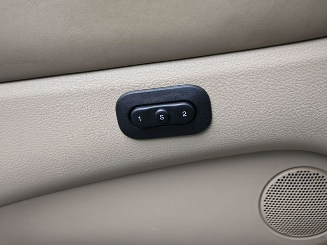 Used 2018 Jeep Grand Cherokee Overland image 27