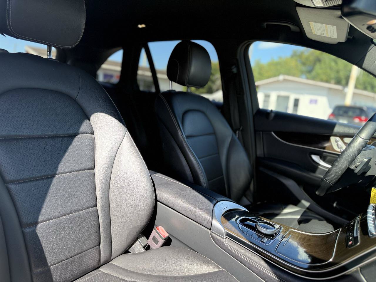 Used 2019 Mercedes-Benz GLC 300 w/ Premium Package image 53