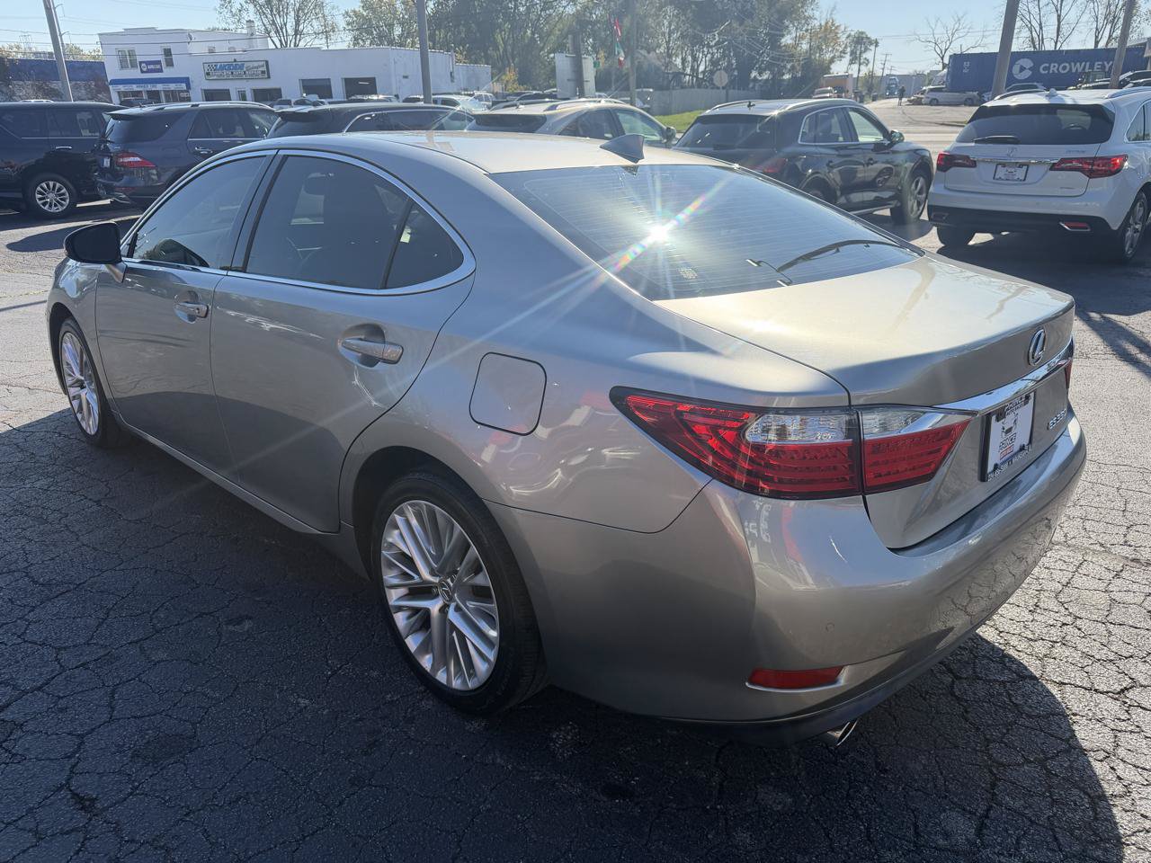 Used 2015 Lexus ES 350 w/ Luxury Package FWD image 5