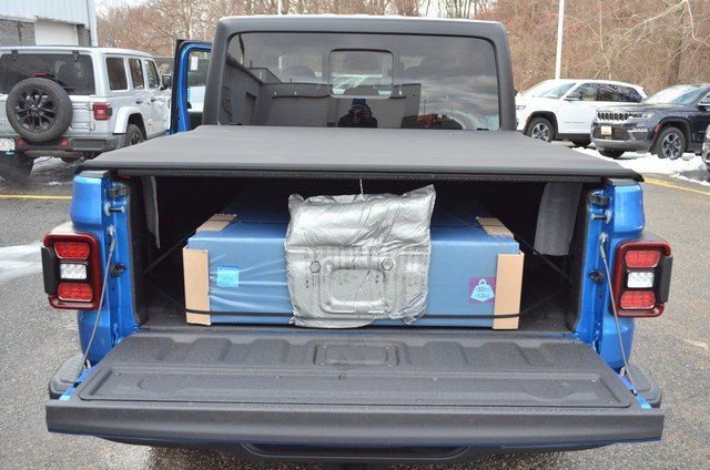 New 2026 Jeep Gladiator Sport AWD/4WD image 32