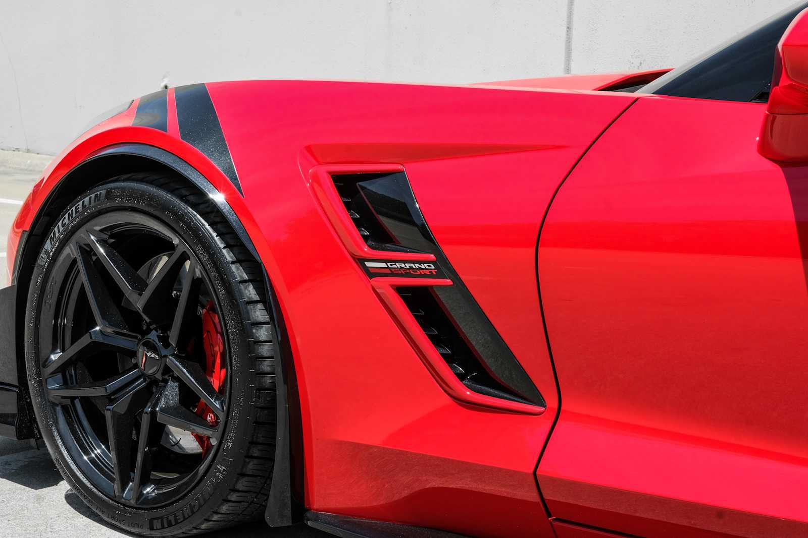 Used 2019 Chevrolet Corvette Grand Sport w/ Grand Sport Heritage Package RWD image 45