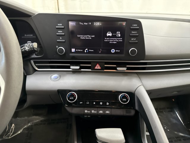Used 2023 Hyundai Elantra SEL w/ Cargo Package FWD image 23