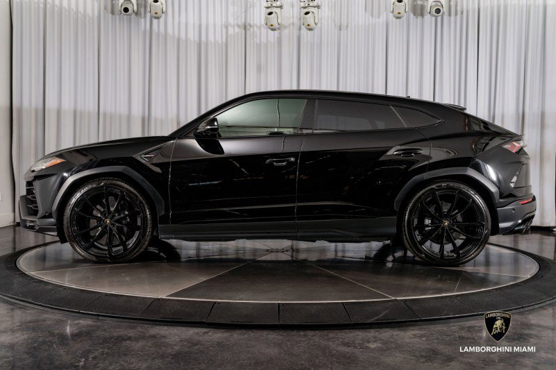 Used 2021 Lamborghini Urus image 10