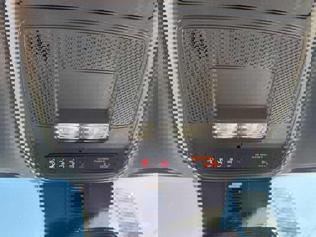 Used 2025 Buick Enclave Preferred AWD/4WD image 27