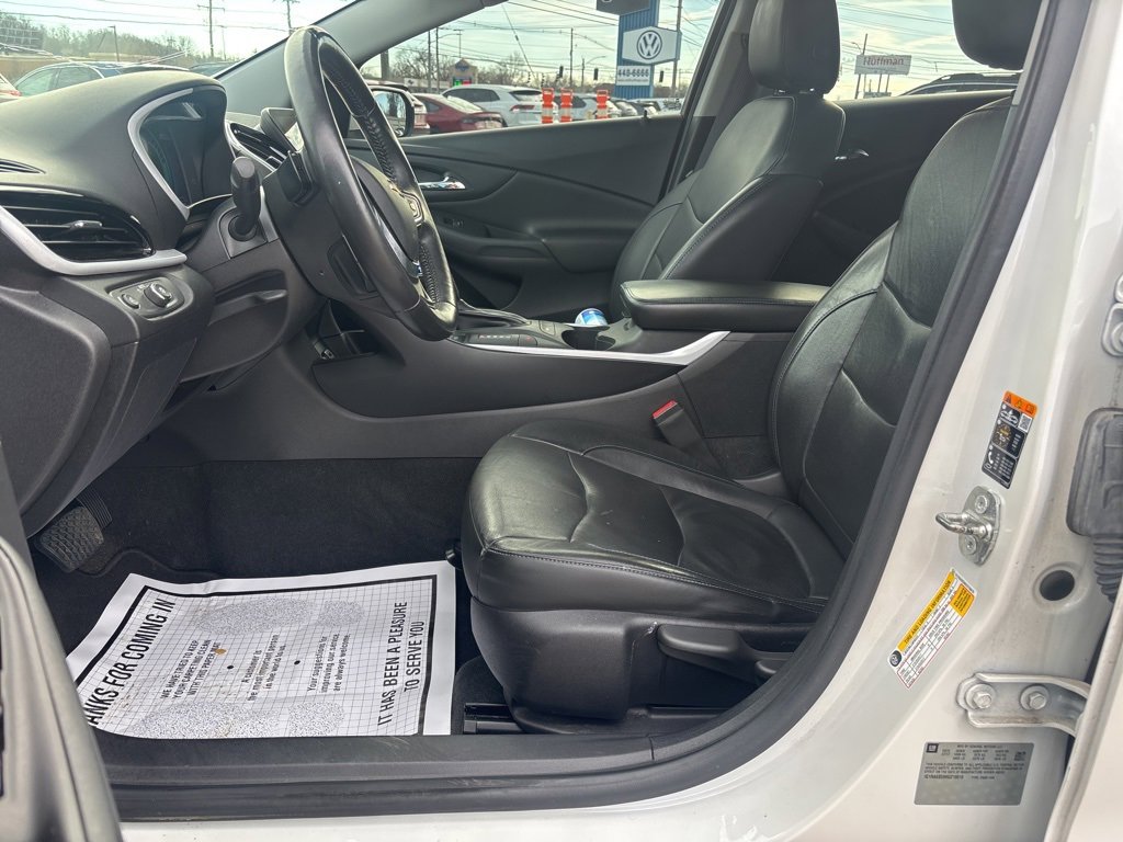 Used 2017 Chevrolet Volt LT w/ Comfort Package image 16