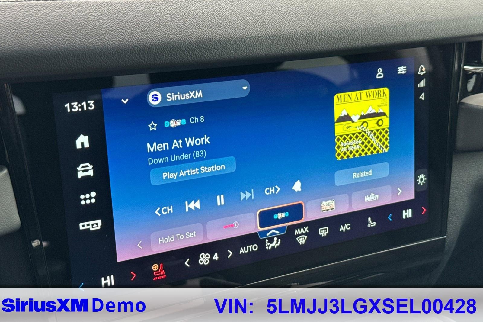 Certified 2025 Lincoln Navigator L Reserve image 27