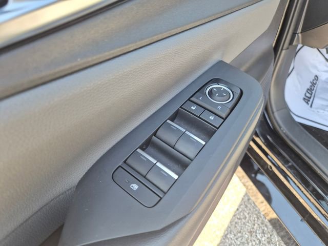 Used 2024 Toyota Prius XLE AWD/4WD image 13