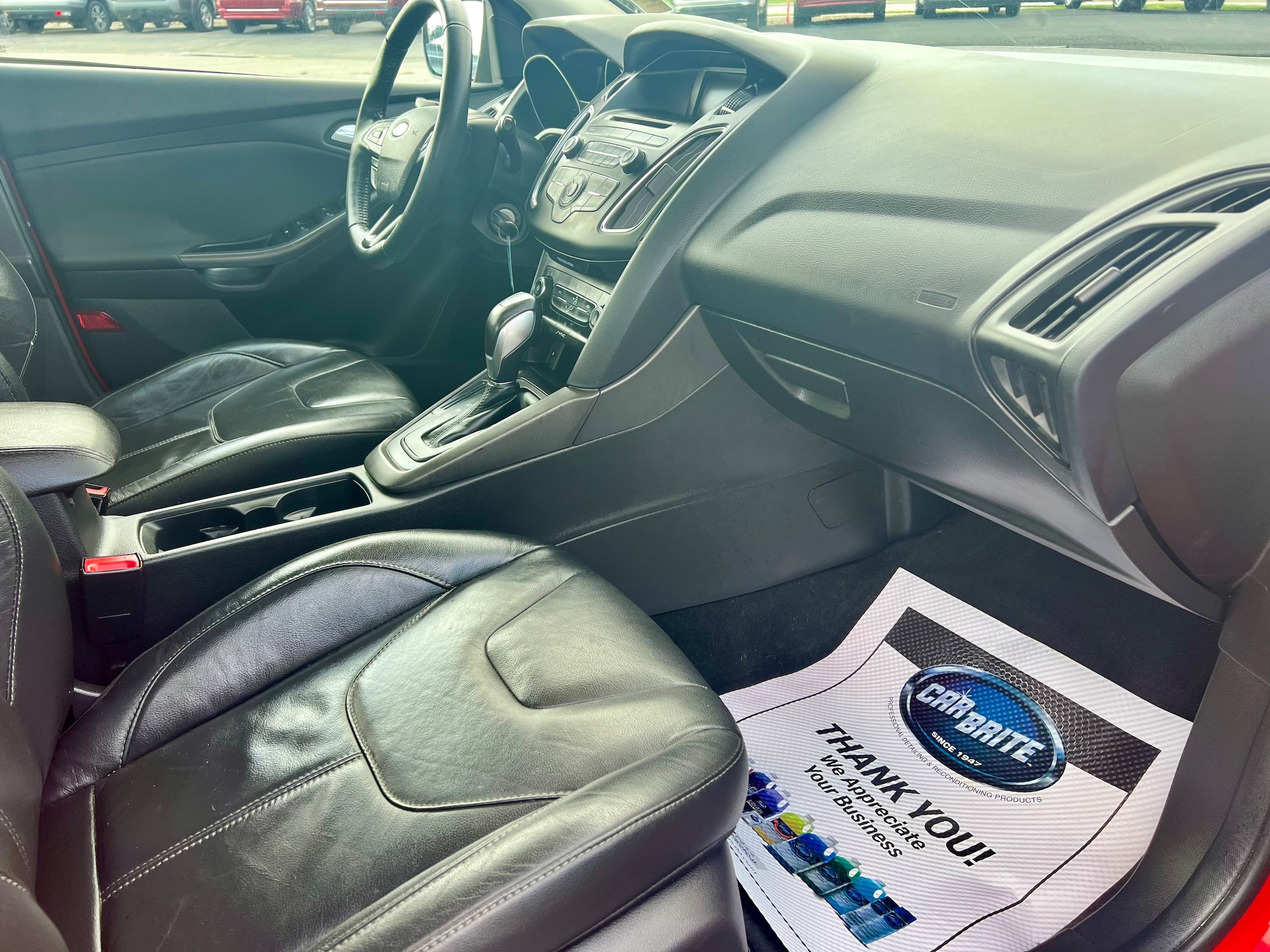 Used 2016 Ford Focus SE w/ Equipment Group 201A FWD image 7