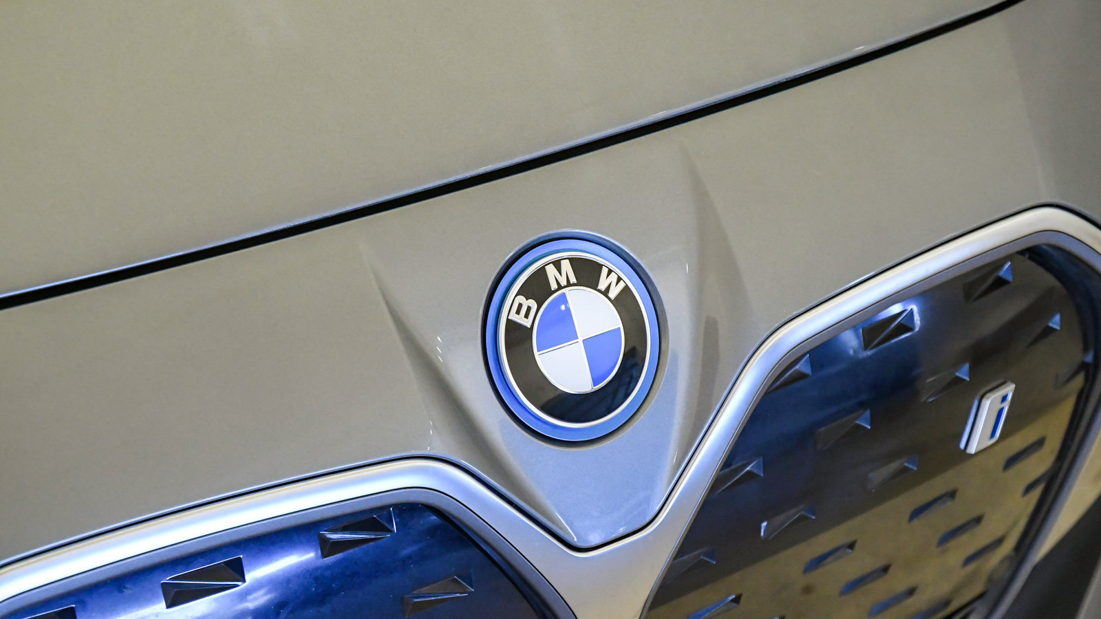 Certified 2024 BMW i4 eDrive35 w/ Convenience Package RWD image 8