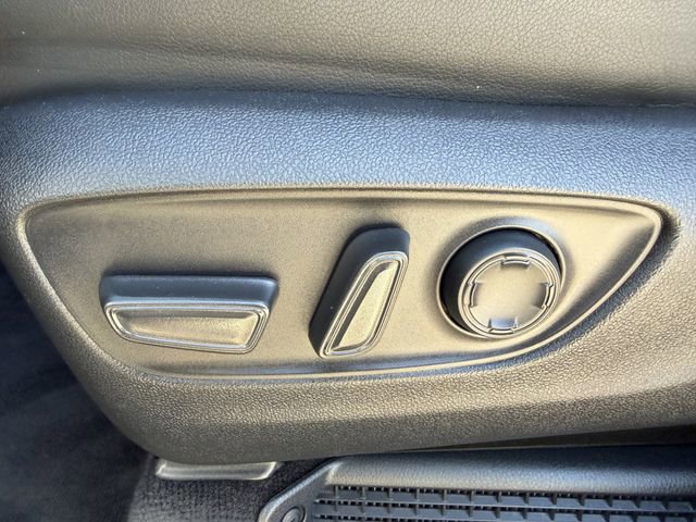 Used 2025 Toyota Sienna XSE image 28