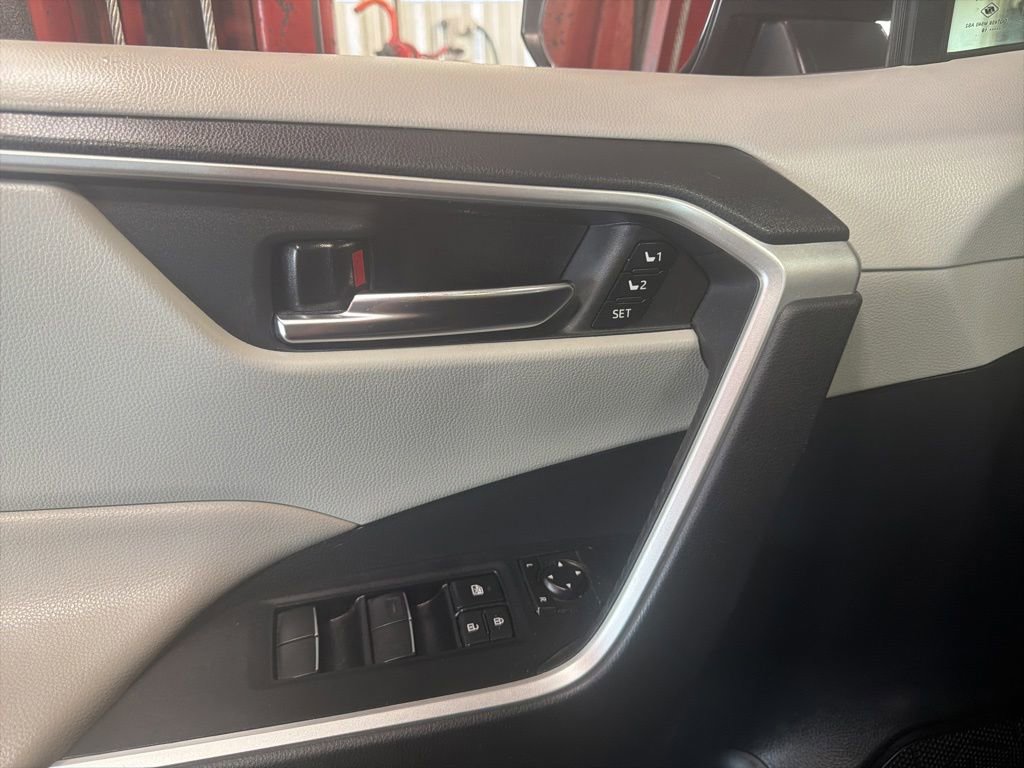Used 2019 Toyota RAV4 XLE Premium w/ Cold Weather Package FWD image 12